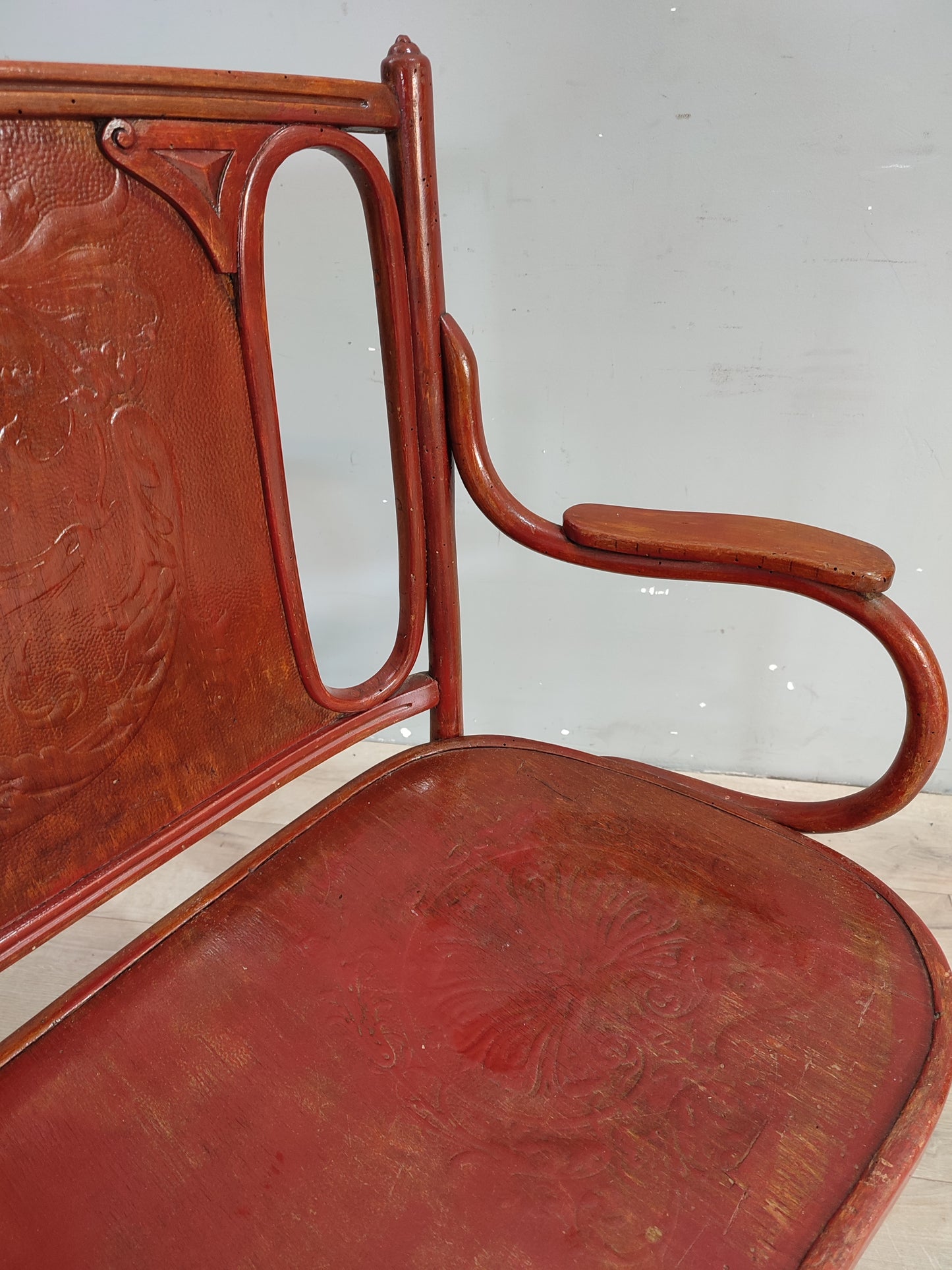 71881 Divanetto stile Thonet rosso