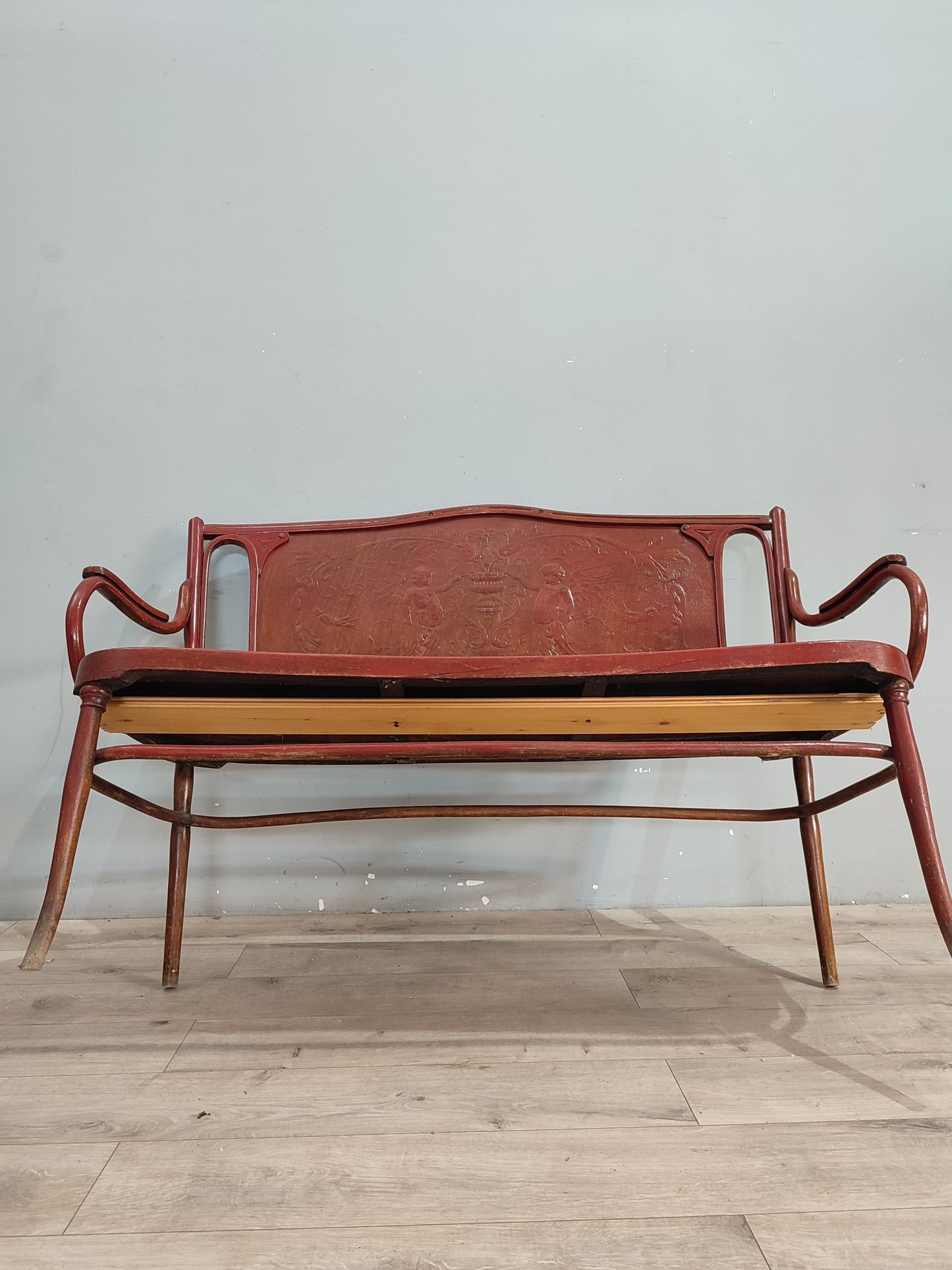 71881 Divanetto stile Thonet rosso