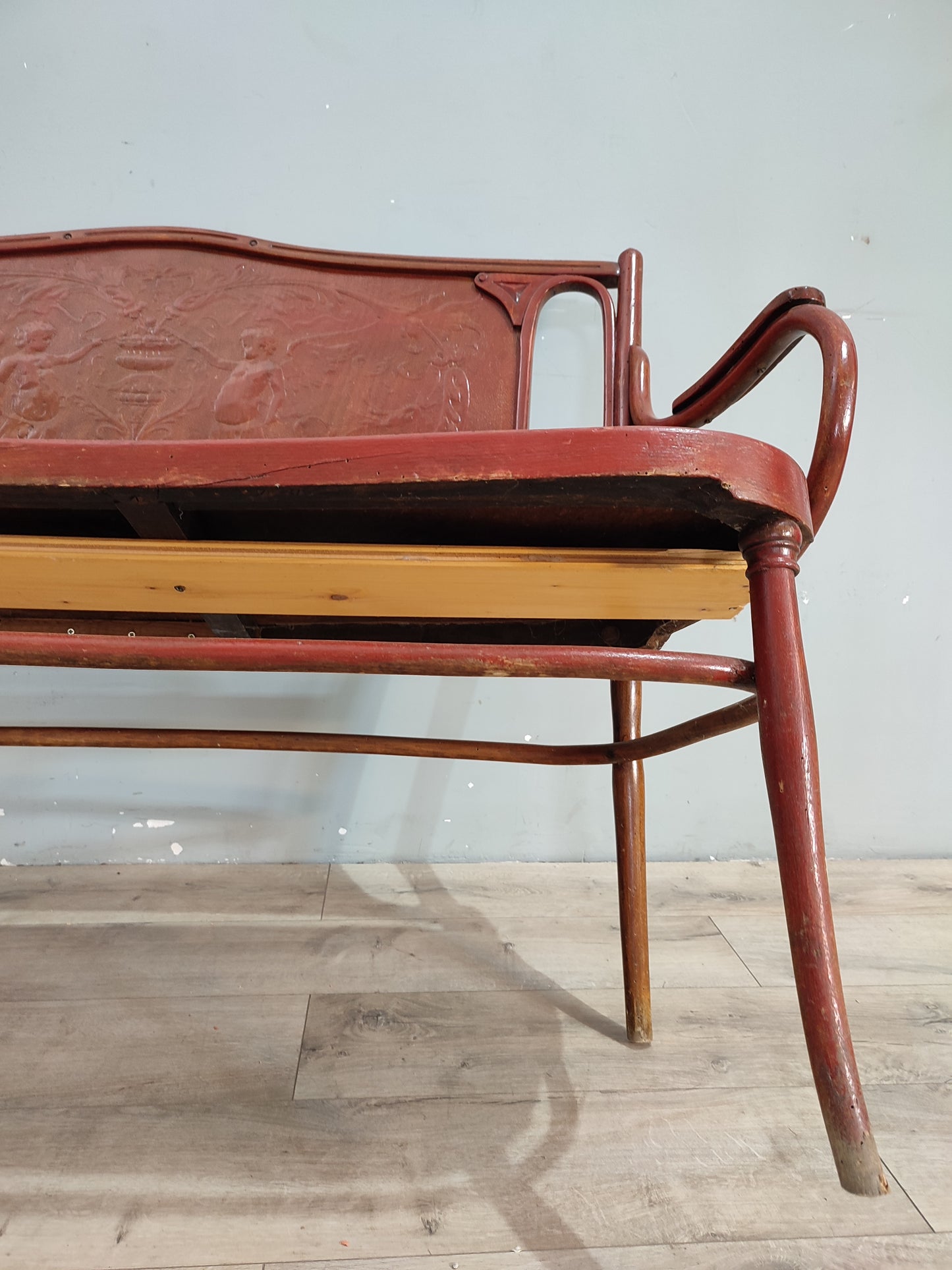 71881 Divanetto stile Thonet rosso