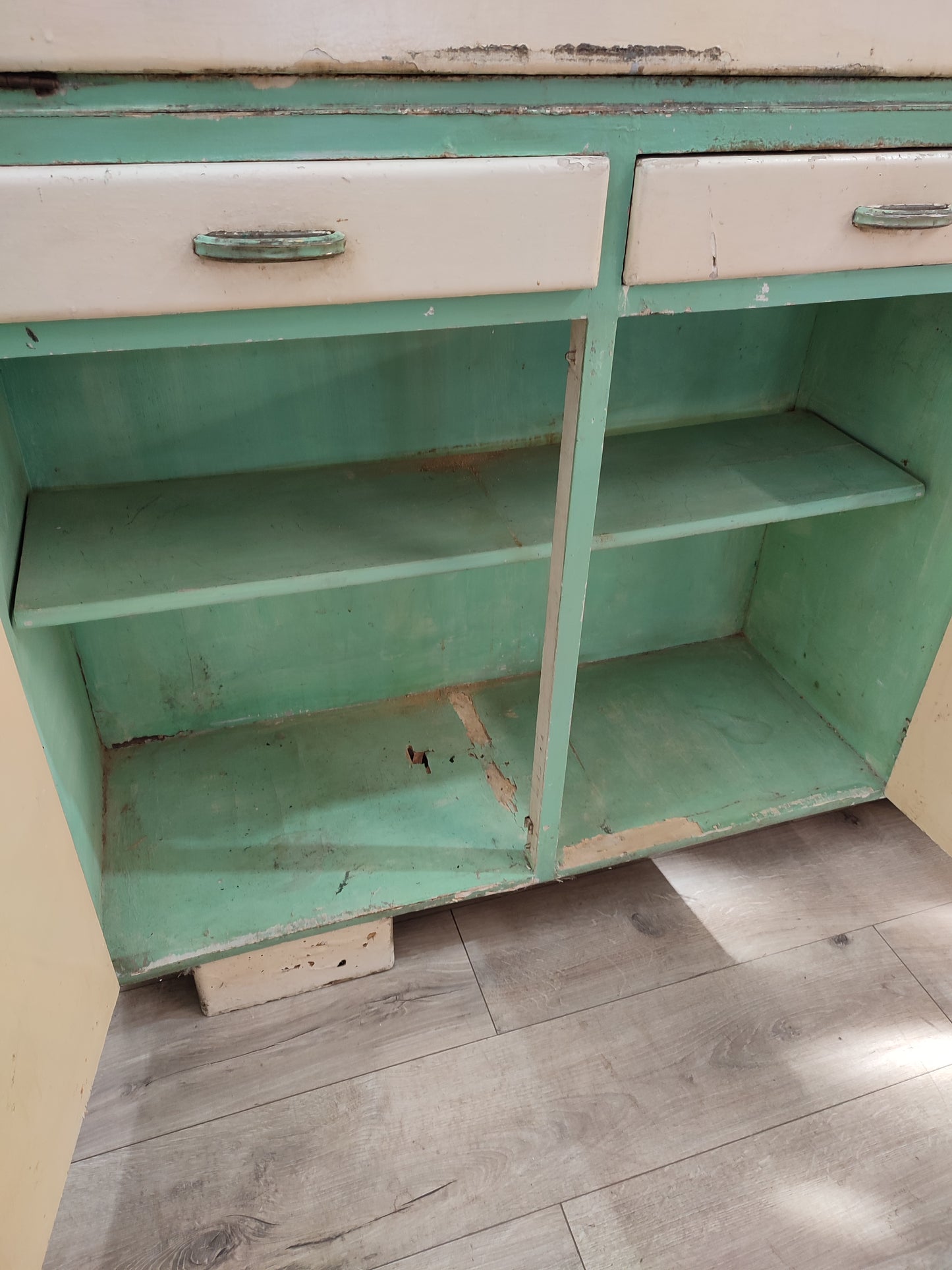 74068 Credenza anni '50 bianca e verde