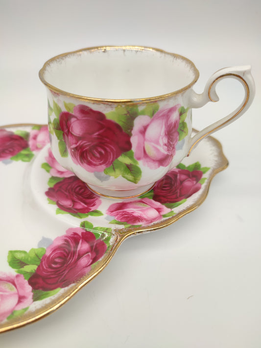 70822 Tazzina da tè con piattino da biscotti in ceramica Royal Albert Old English Rose