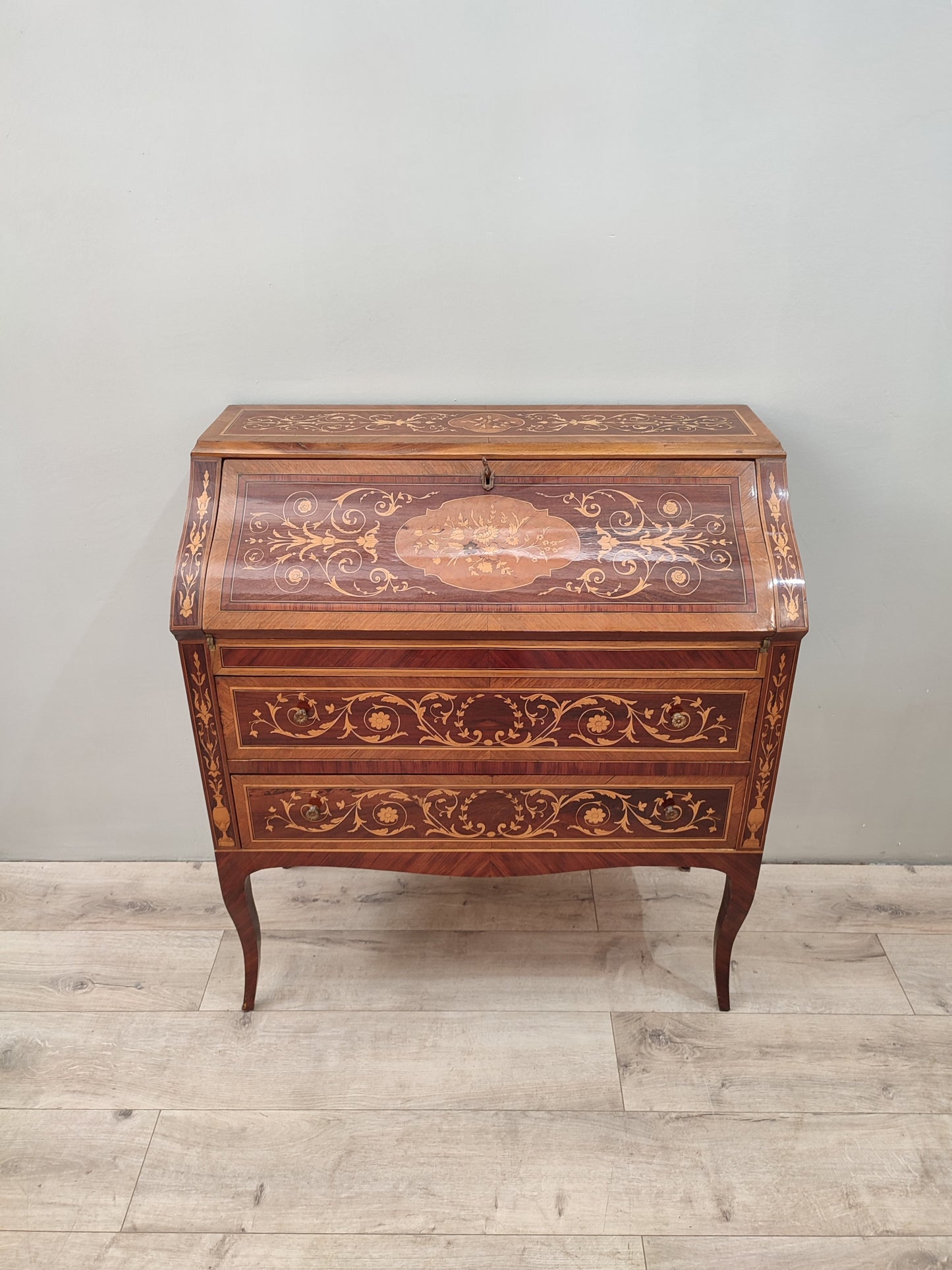 74600 Secretaire intarsiato