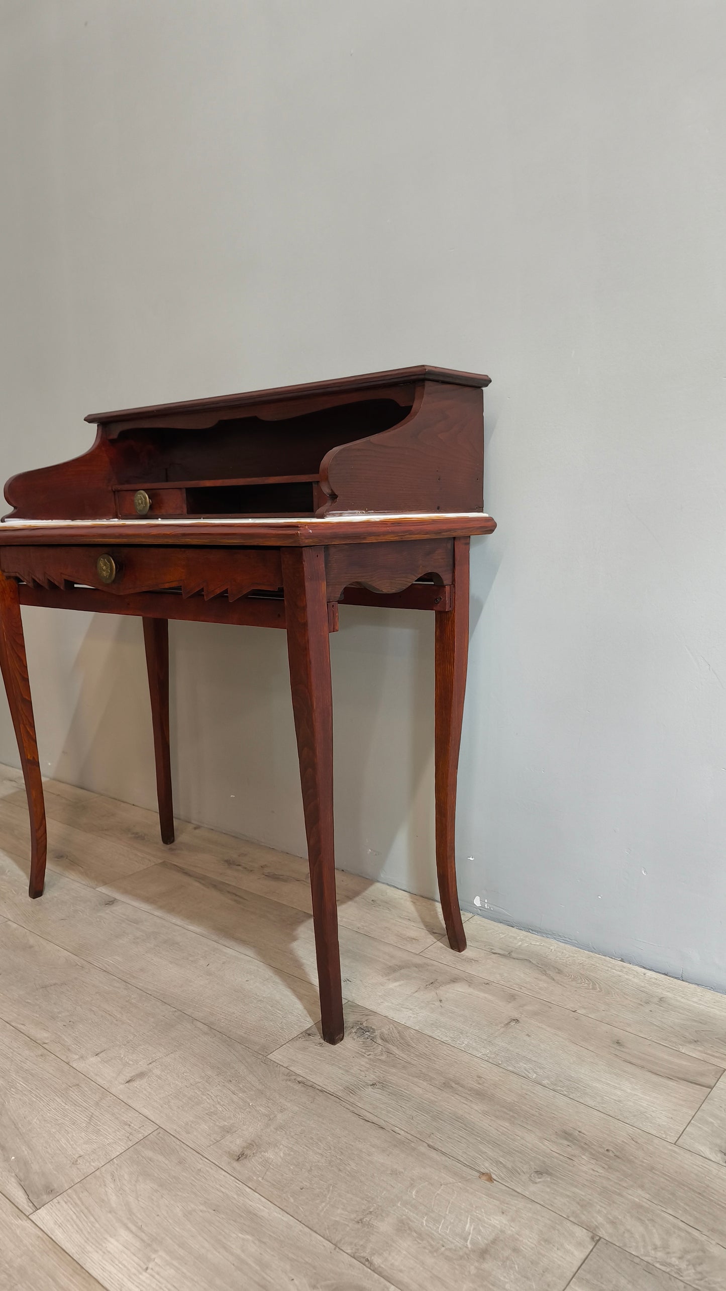 76046 Scrittoio in legno con piano in marmo