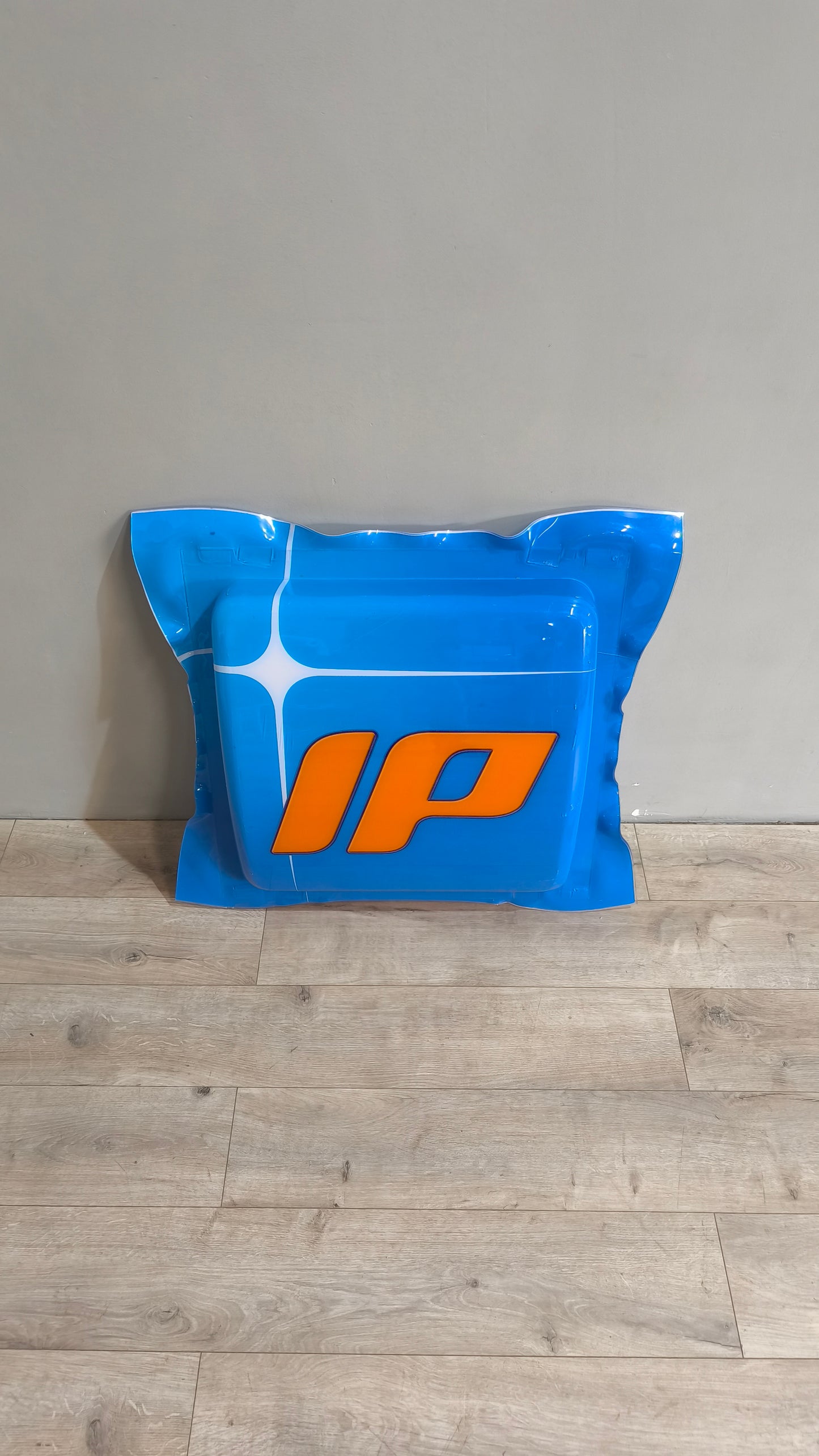 76298 Insegna IP in plastica