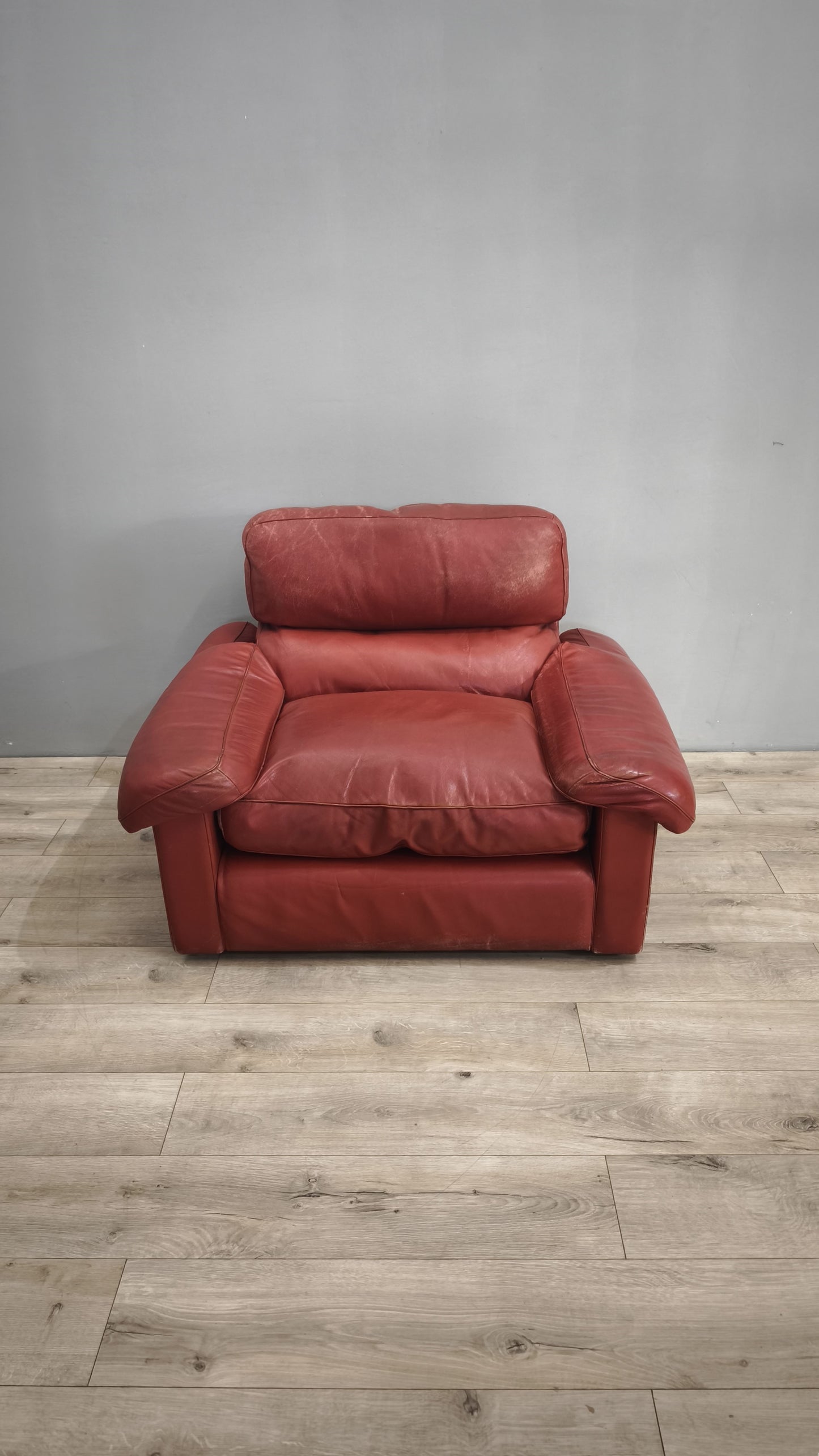 79371 Poltrona Poltrona Frau in pelle bordeaux