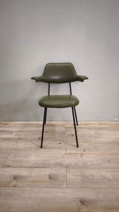 79338 Poltroncina vintage con braccioli in sky verde