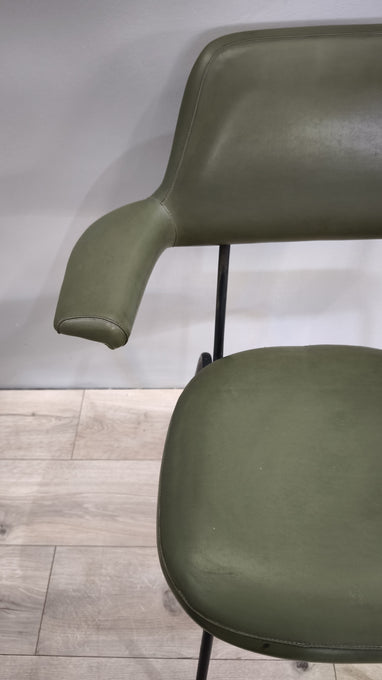 79338 Poltroncina vintage con braccioli in sky verde
