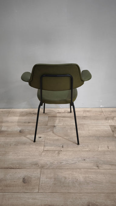 79338 Poltroncina vintage con braccioli in sky verde