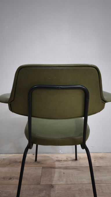 79338 Poltroncina vintage con braccioli in sky verde