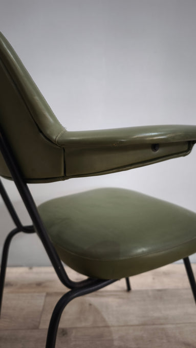 79338 Poltroncina vintage con braccioli in sky verde
