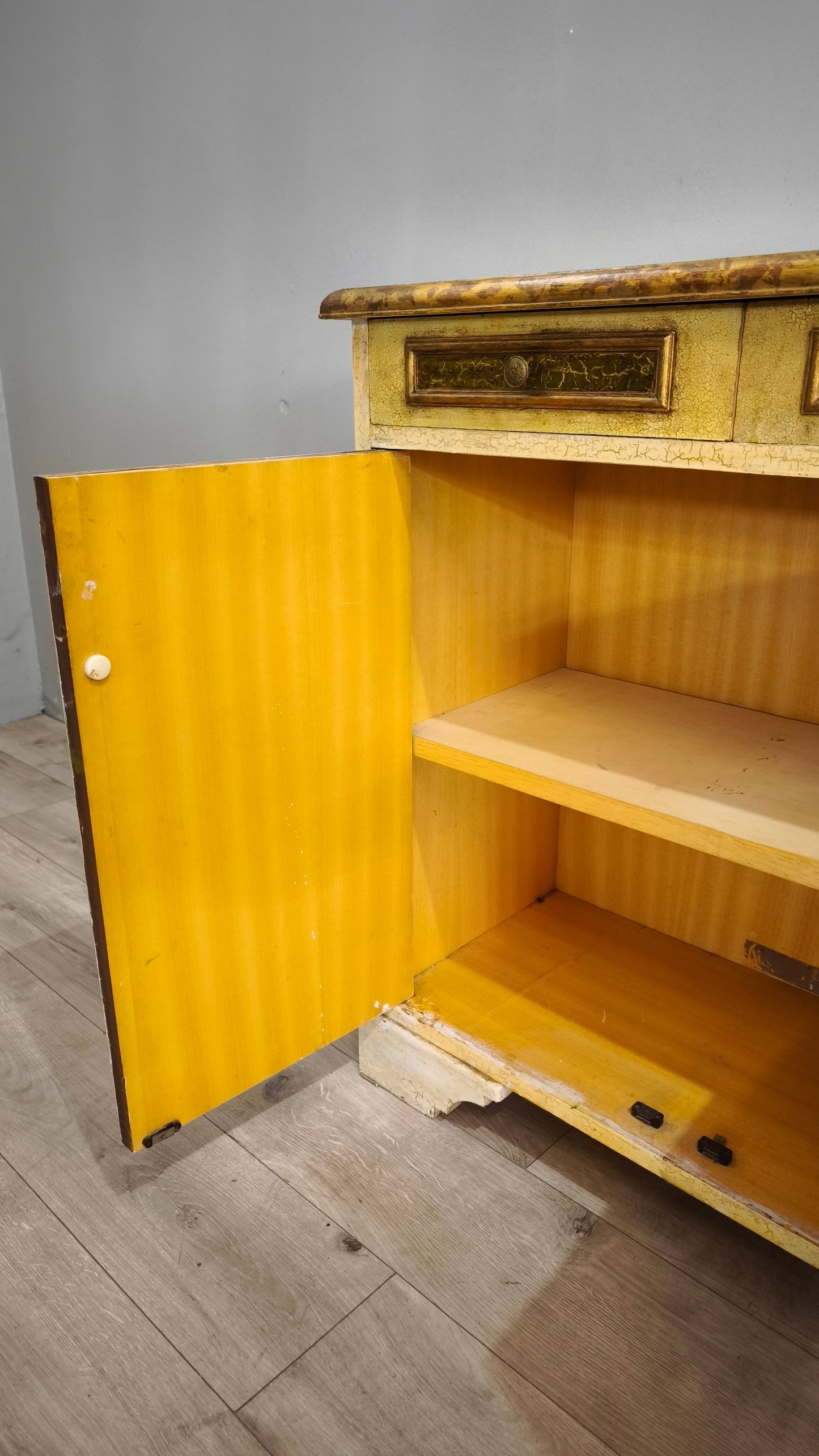 79367 Servante decorata tre sportelli