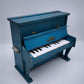 78999 Piccolo pianoforte in legno