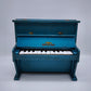 78999 Piccolo pianoforte in legno