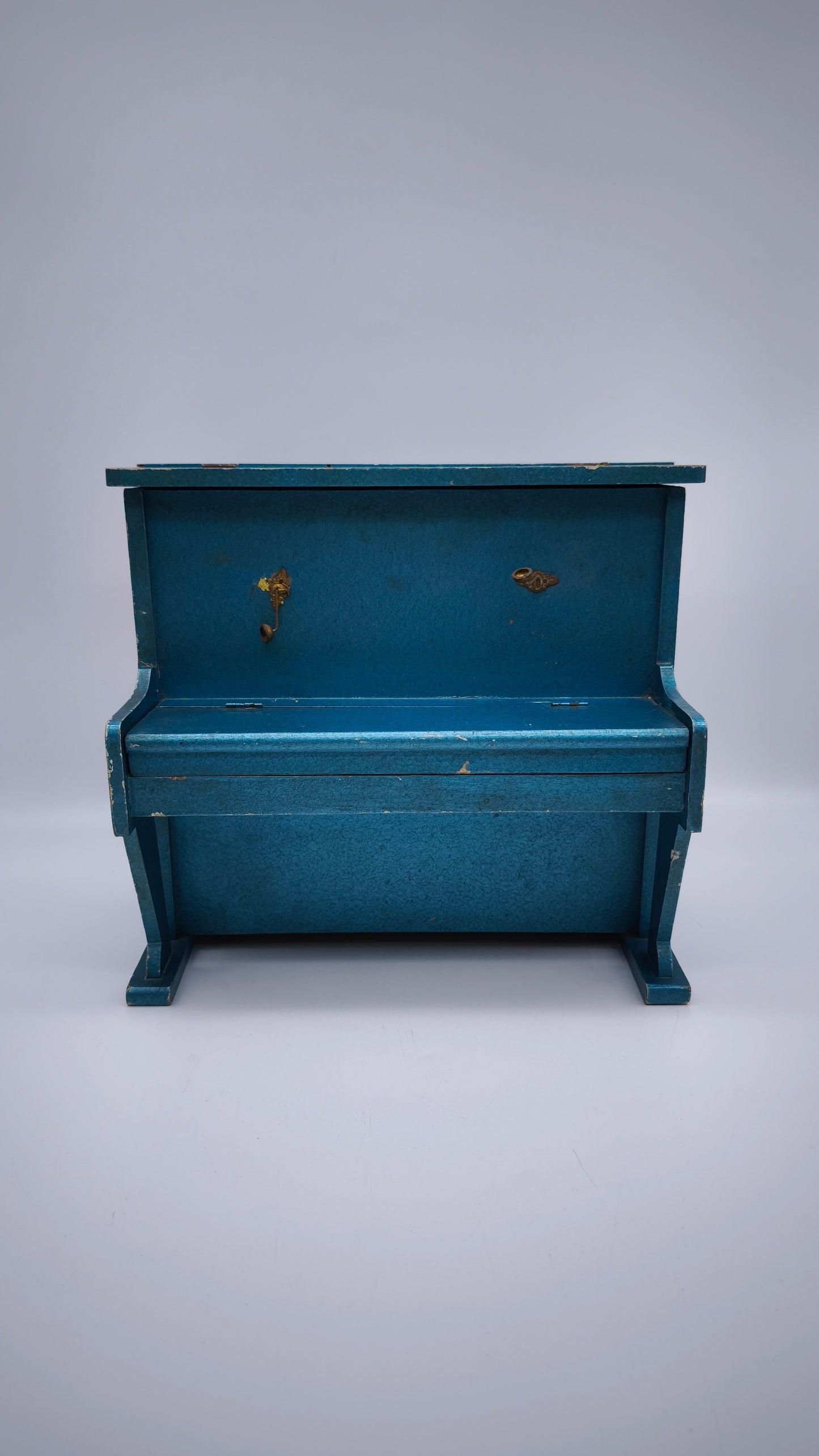 78999 Piccolo pianoforte in legno