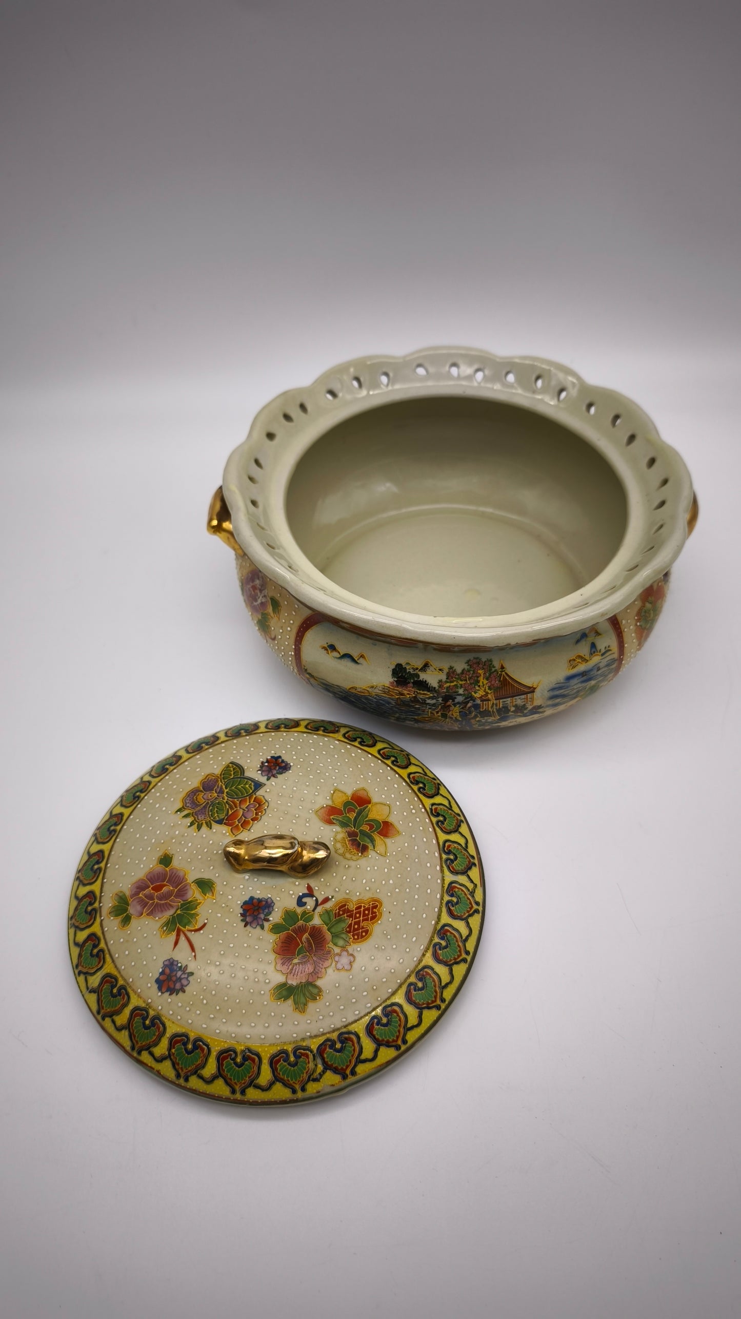 79485 Centrotavola in ceramica Golden Satsuma con coperchio