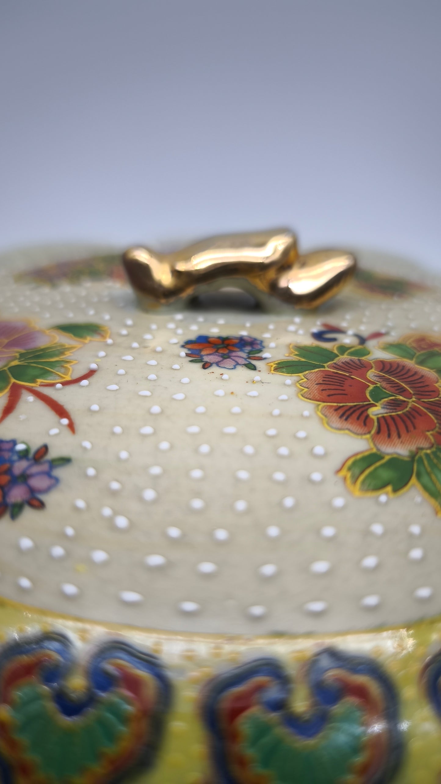 79485 Centrotavola in ceramica Golden Satsuma con coperchio