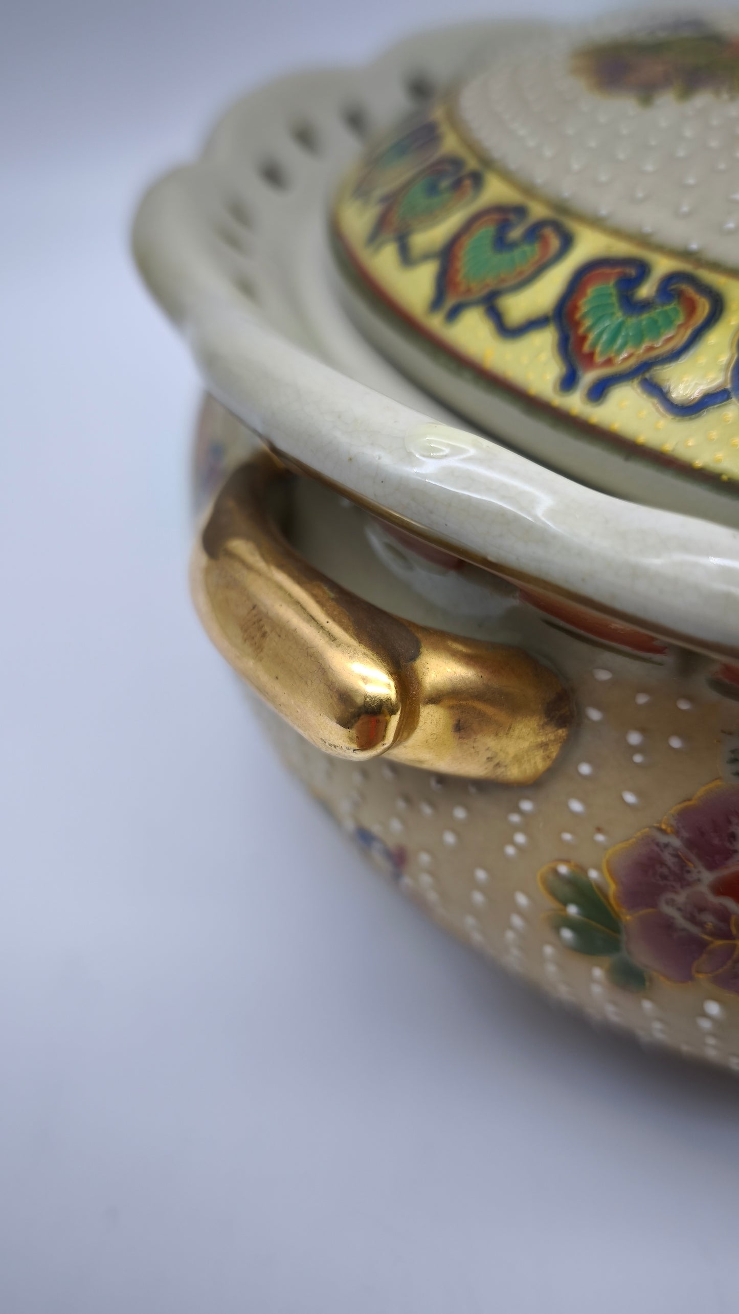 79485 Centrotavola in ceramica Golden Satsuma con coperchio