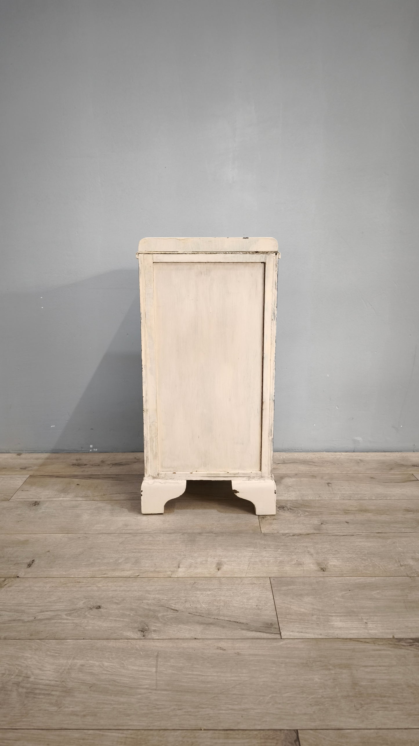 79627 Comodino bianco dipinto