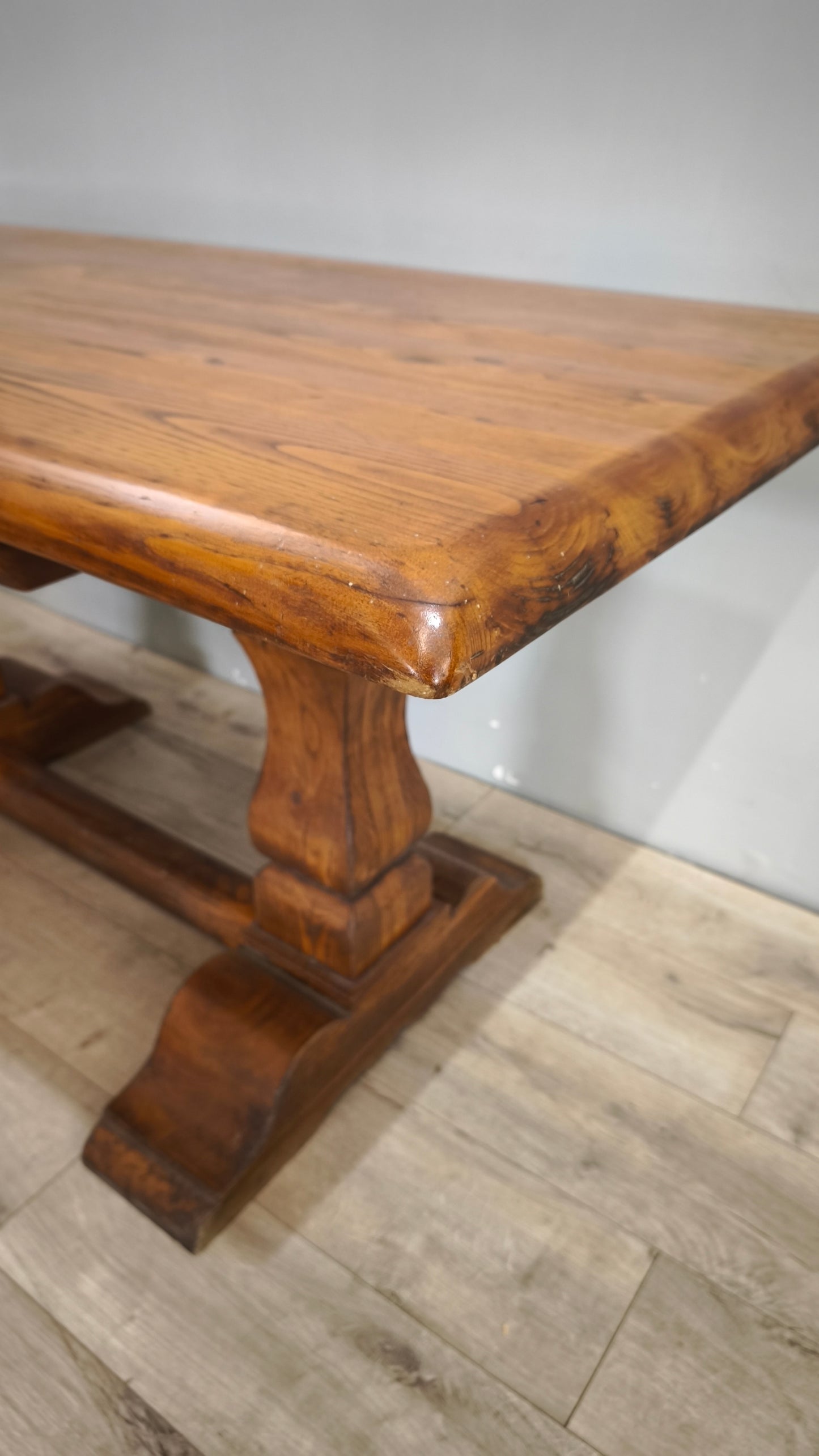 79717 Tavolo in legno massello