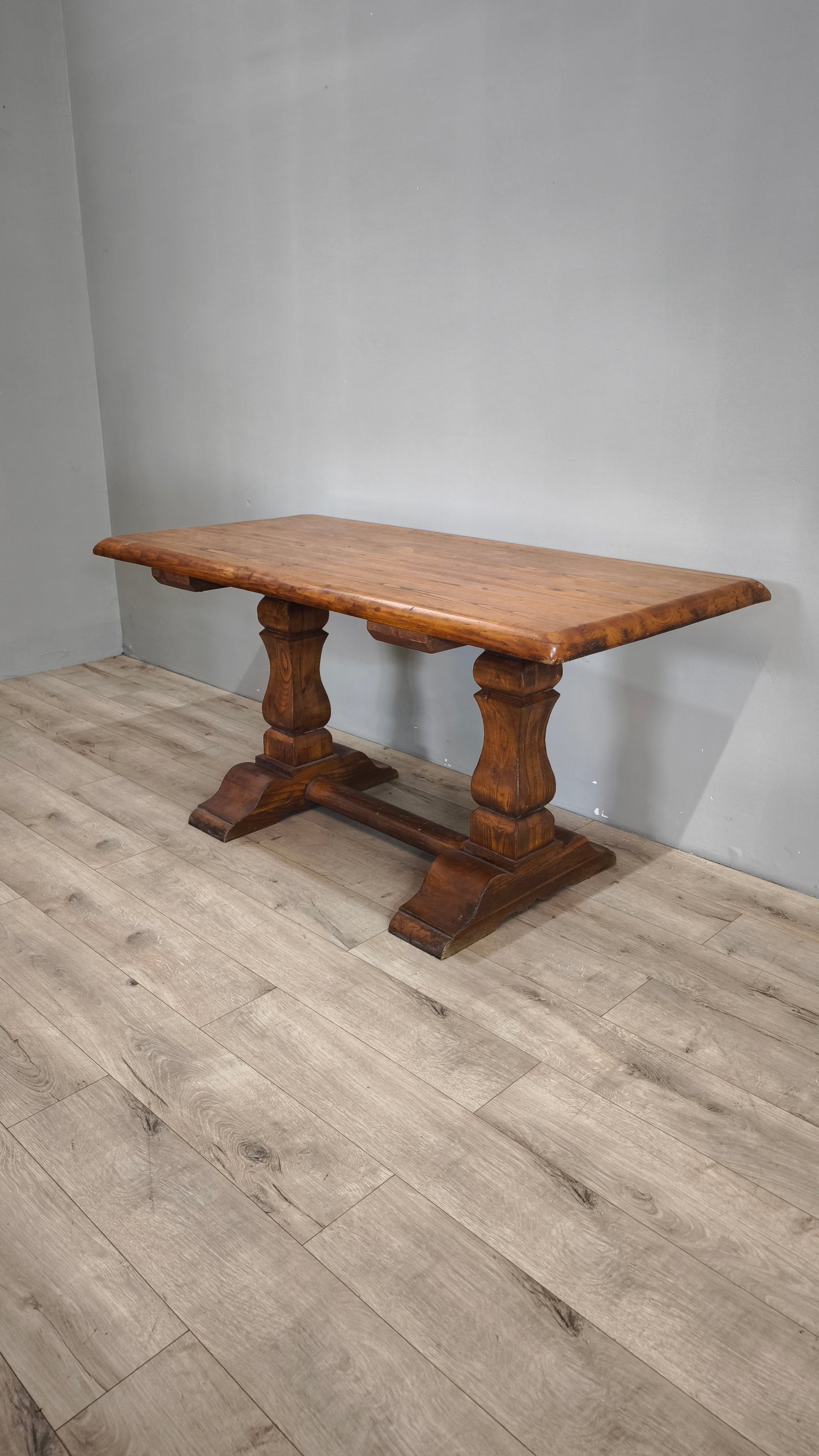 79717 Tavolo in legno massello