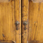 79716 Madia in legno massello con due sportelli