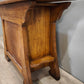 79716 Madia in legno massello con due sportelli