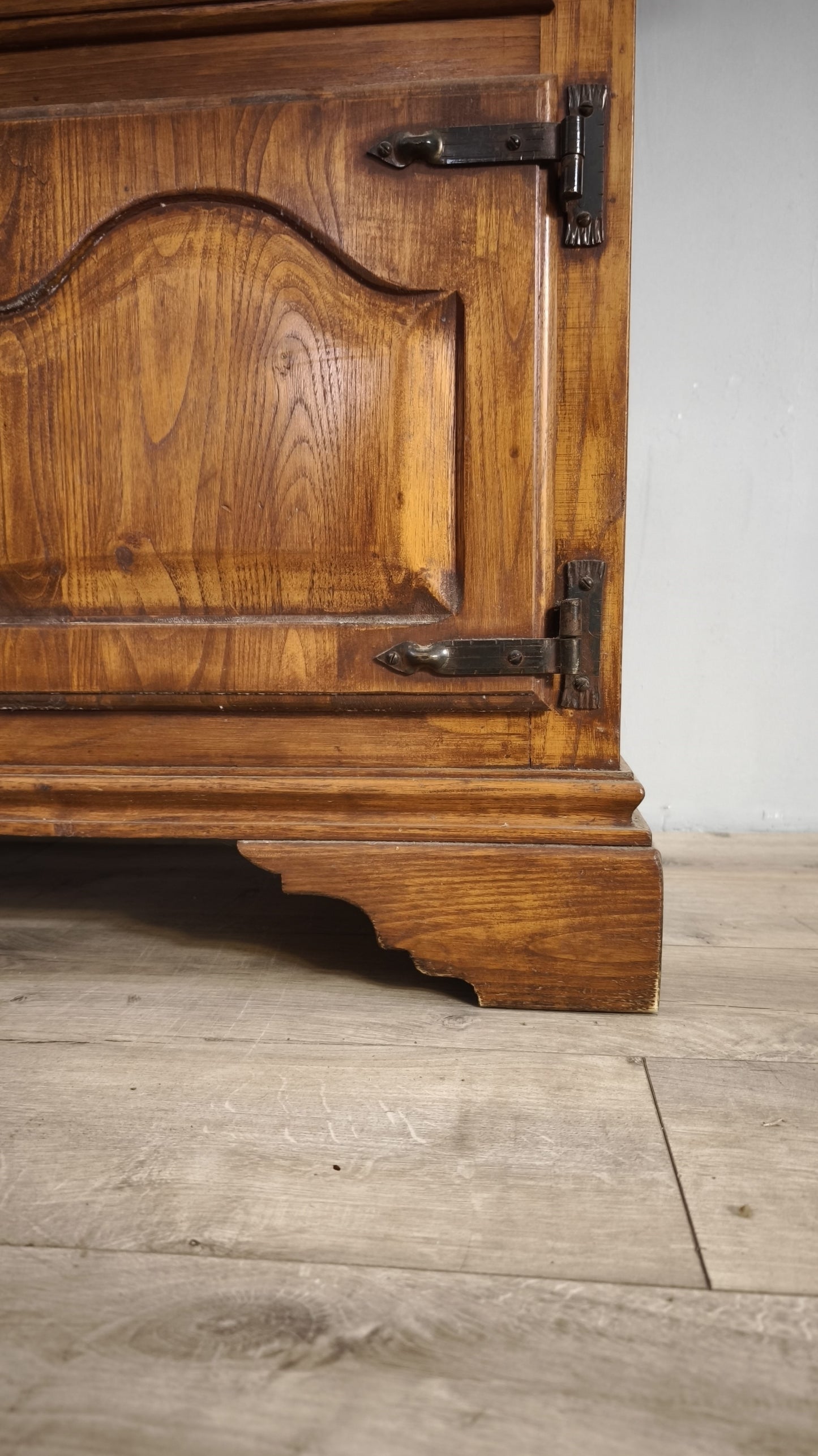 79715 Credenza in legno quattro ante