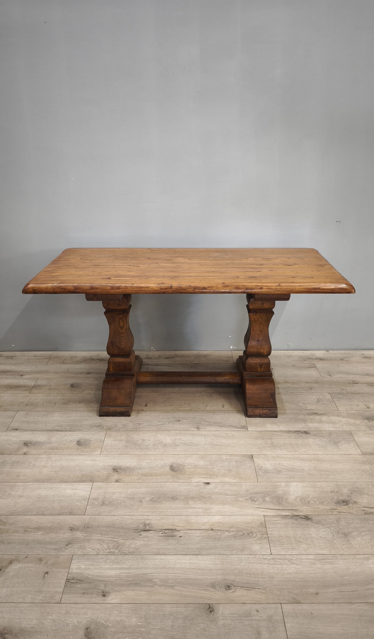79717 Tavolo in legno massello