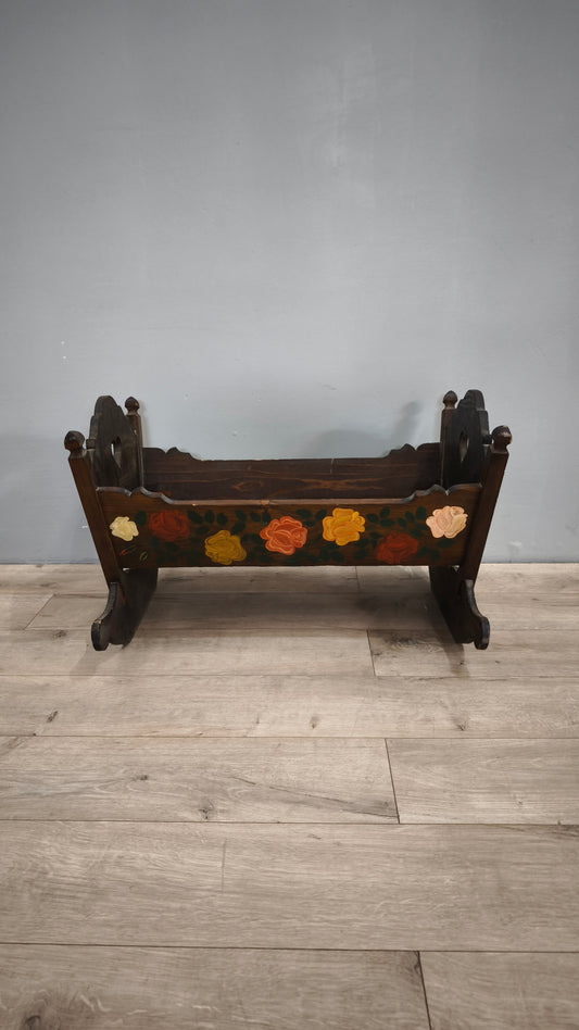 79719 Culla in legno dipinta