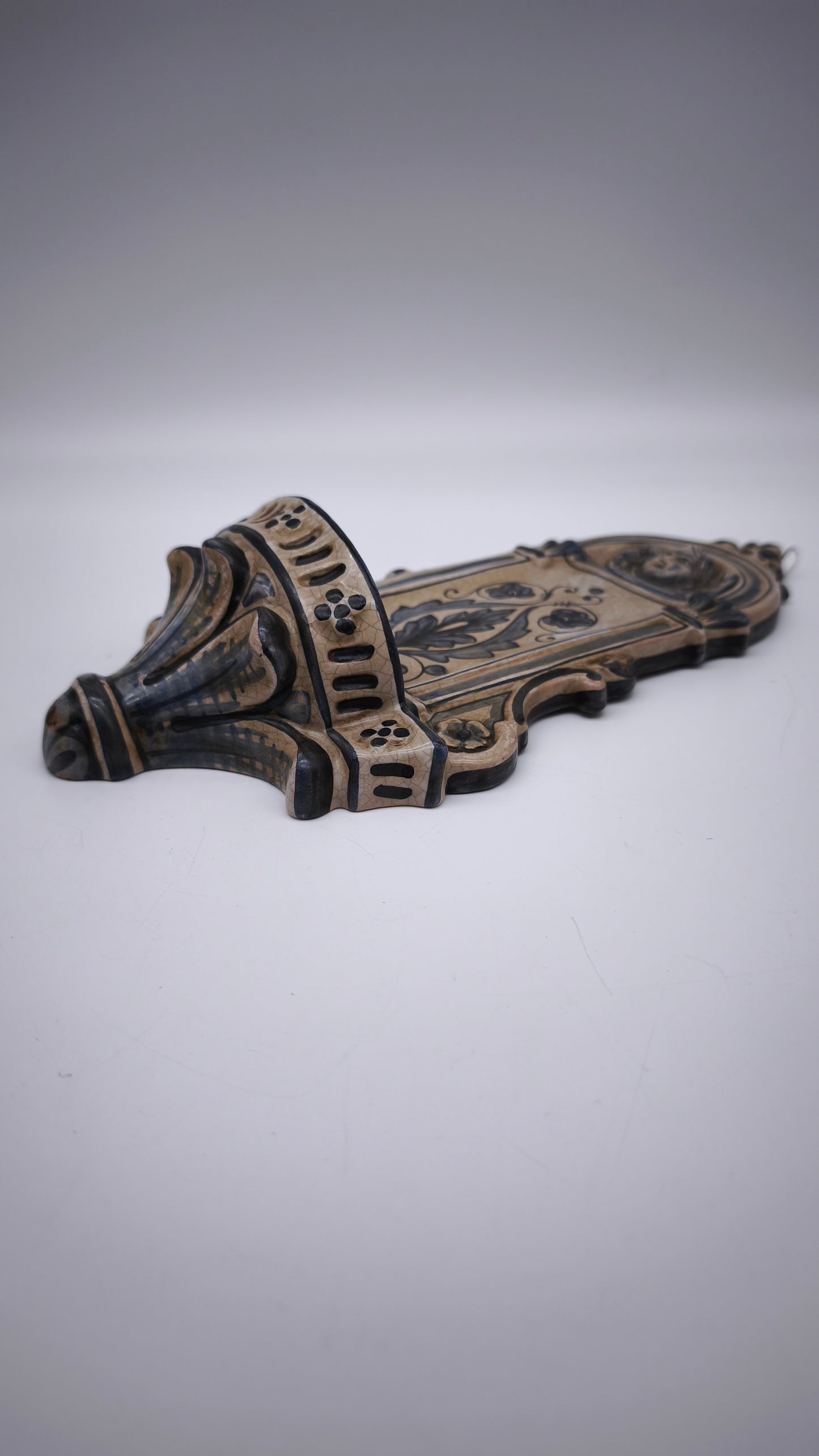 80005 Acquasantiera in ceramica Deruta