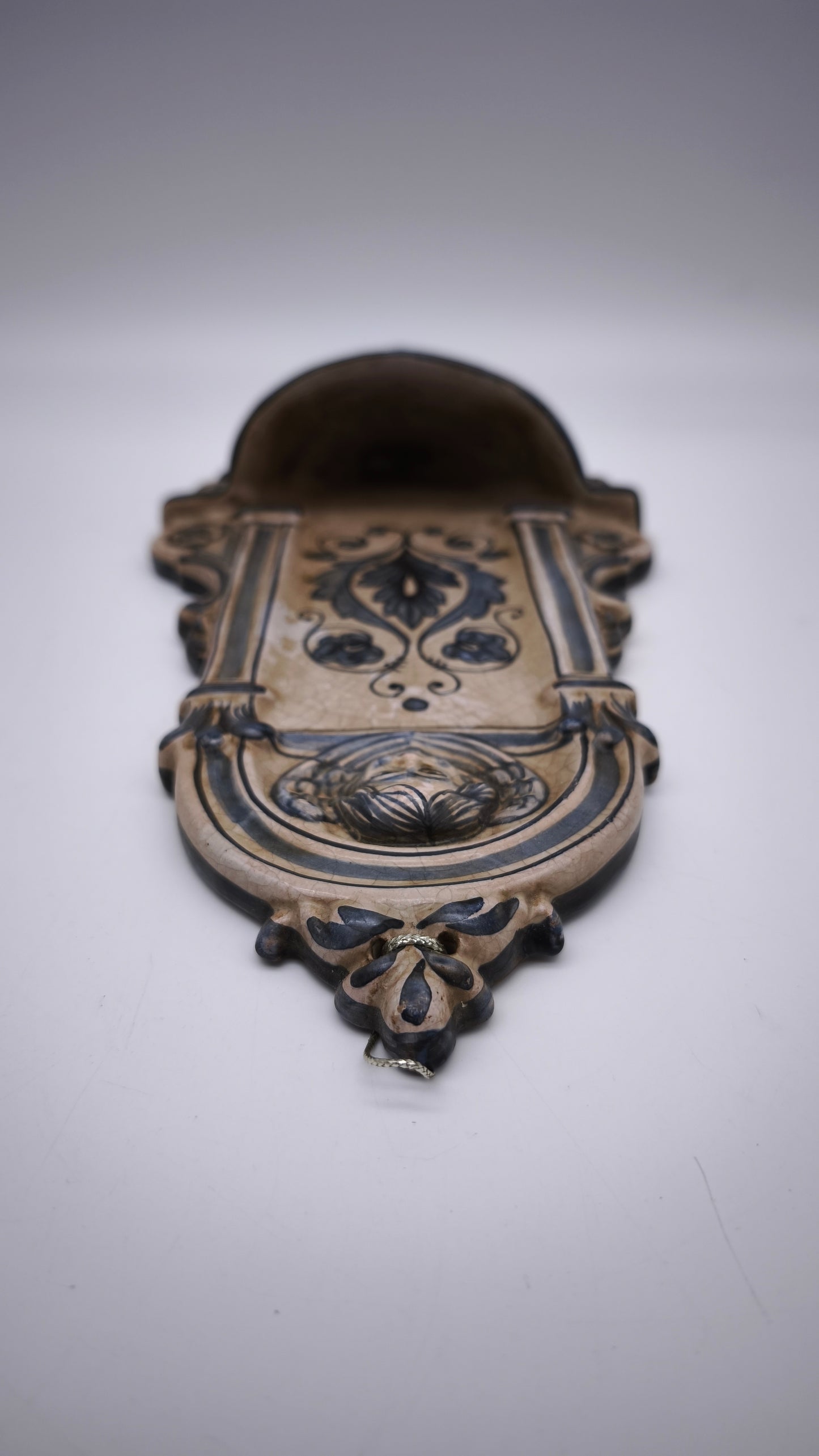 80005 Acquasantiera in ceramica Deruta