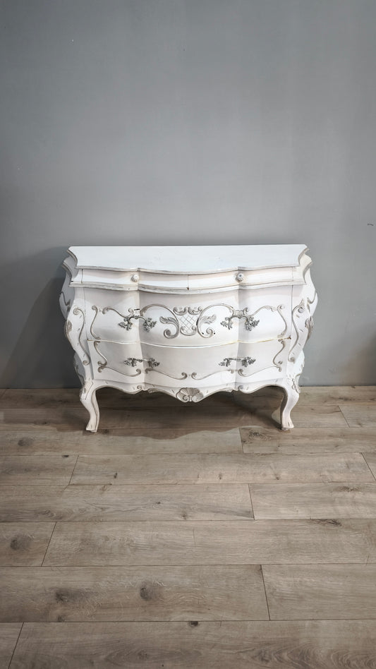 80944 Comò bombato in legno dipinto bianco