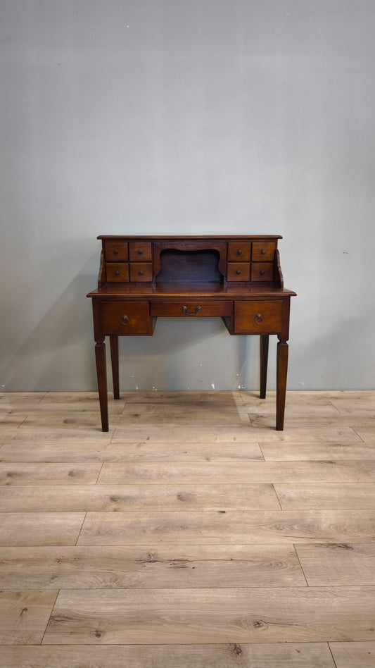 81128 Scrittoio in legno con cassetti e sedia