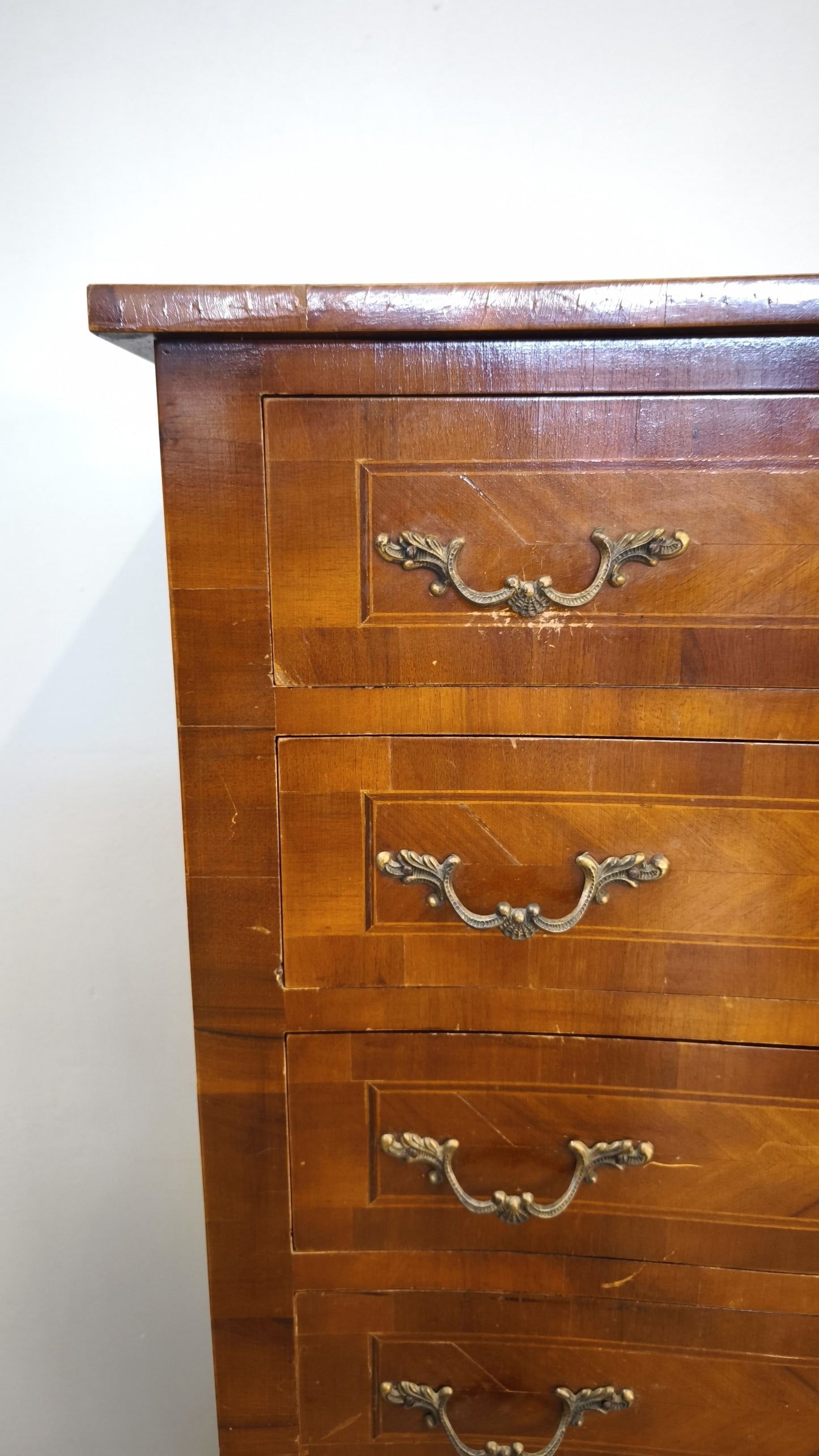 81188 Settimino in legno intarsiato