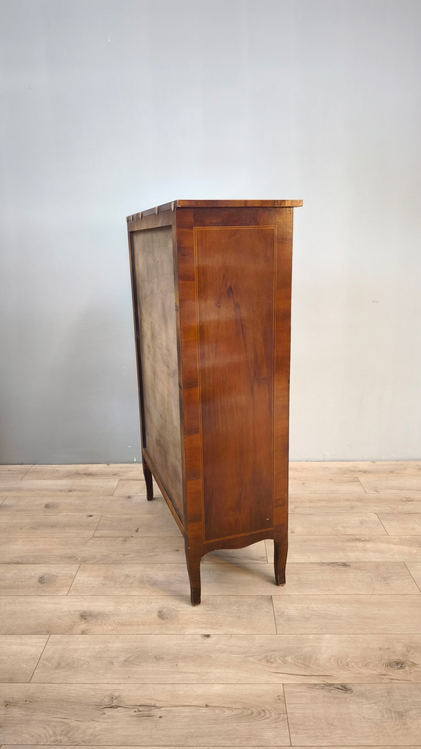 81188 Settimino in legno intarsiato