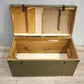 81285 Baule bombato in legno dipinto verde