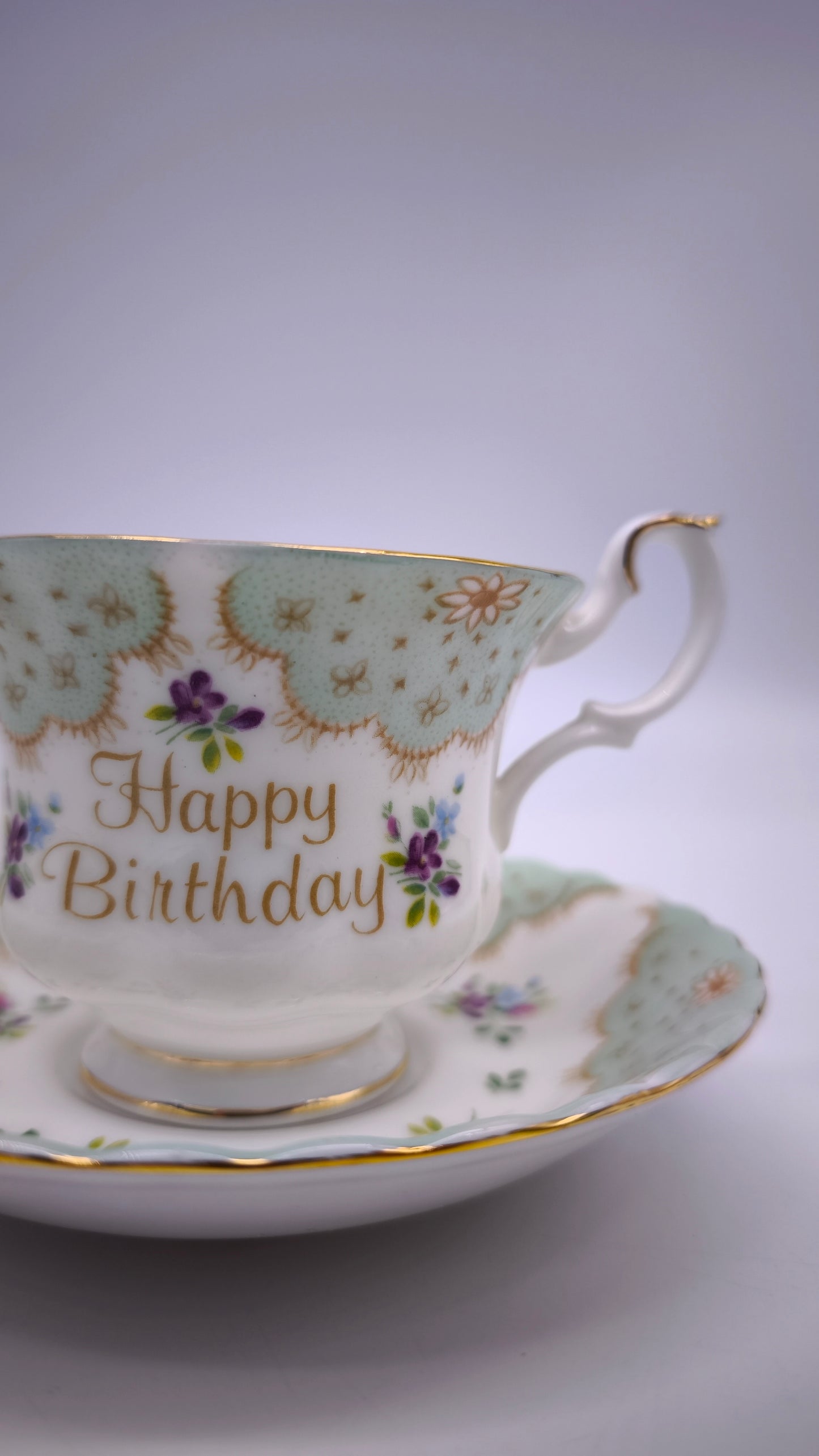 81338 Tazza da tè con piattino in ceramica Royal Albert, Happy Birthday