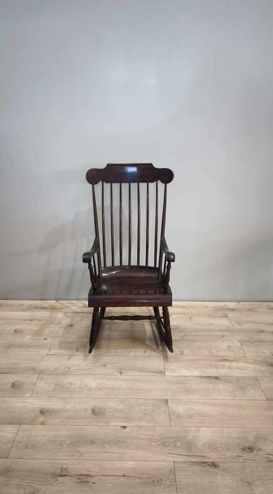 81454 Sedia a dondolo in legno