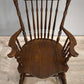 81453 Sedia a dondolo in legno con intagli