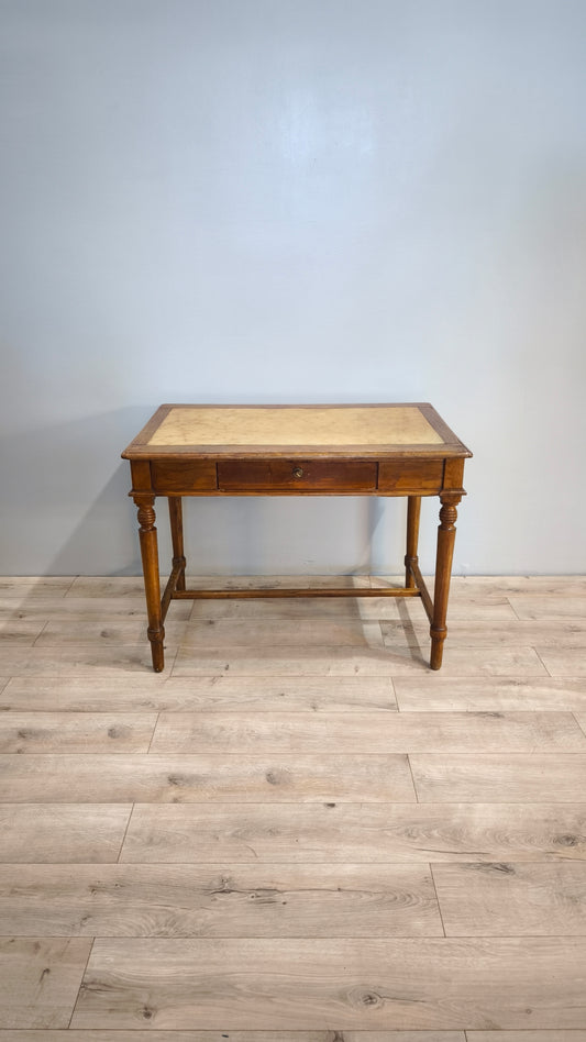 81507 Scrivania in legno massello di castagno con piano in pelle