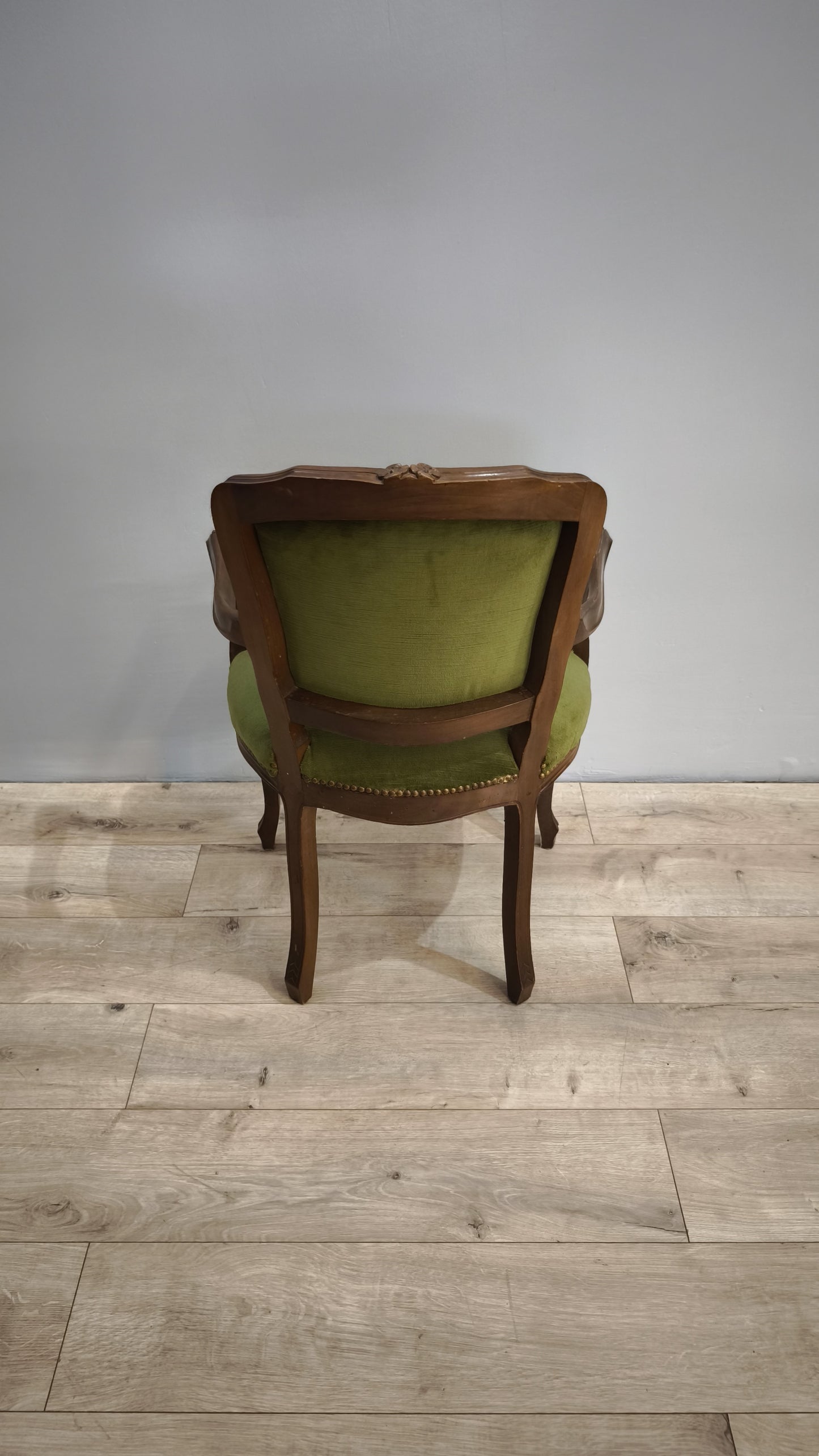 81529 Poltroncina in legno e tessuto verde
