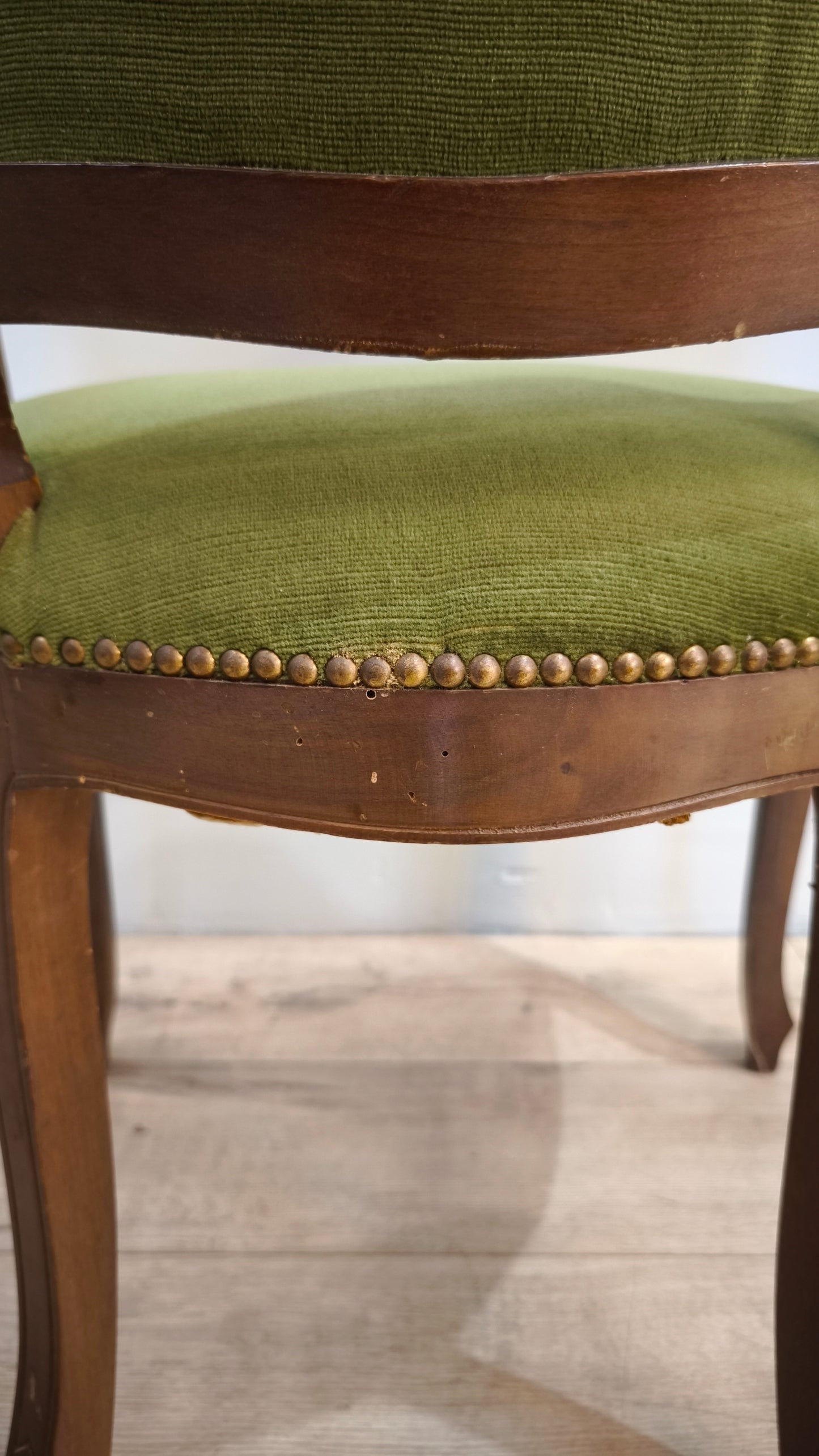 81529 Poltroncina in legno e tessuto verde
