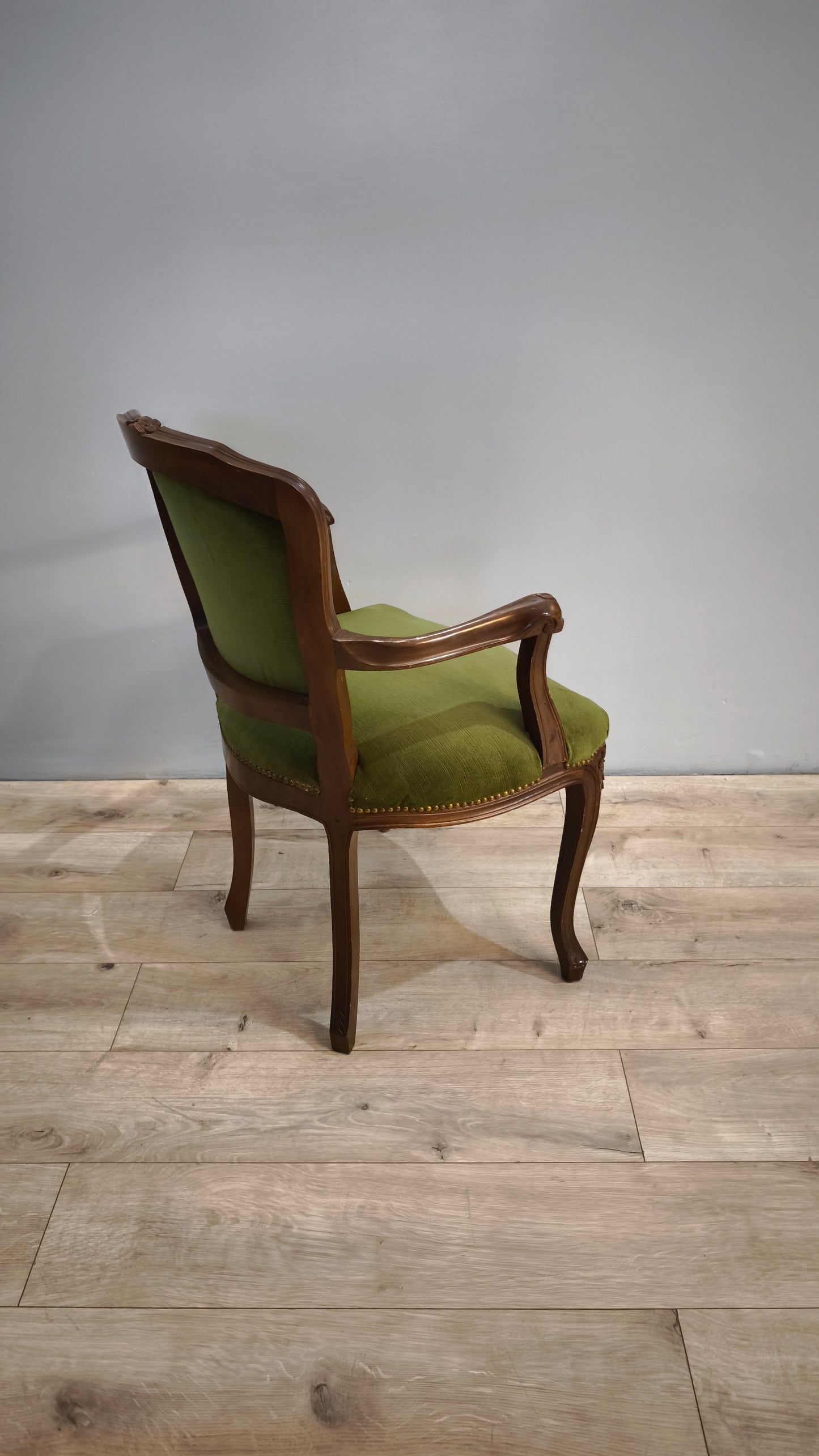 81529 Poltroncina in legno e tessuto verde