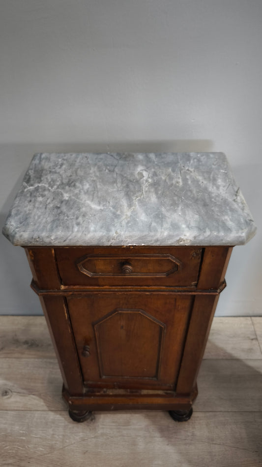 81535 Coppia di comodini in legno con piano in marmo grigio