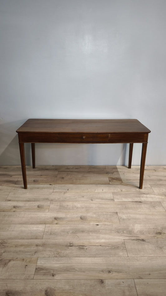 81679 Tavolo in legno massello con un cassetto