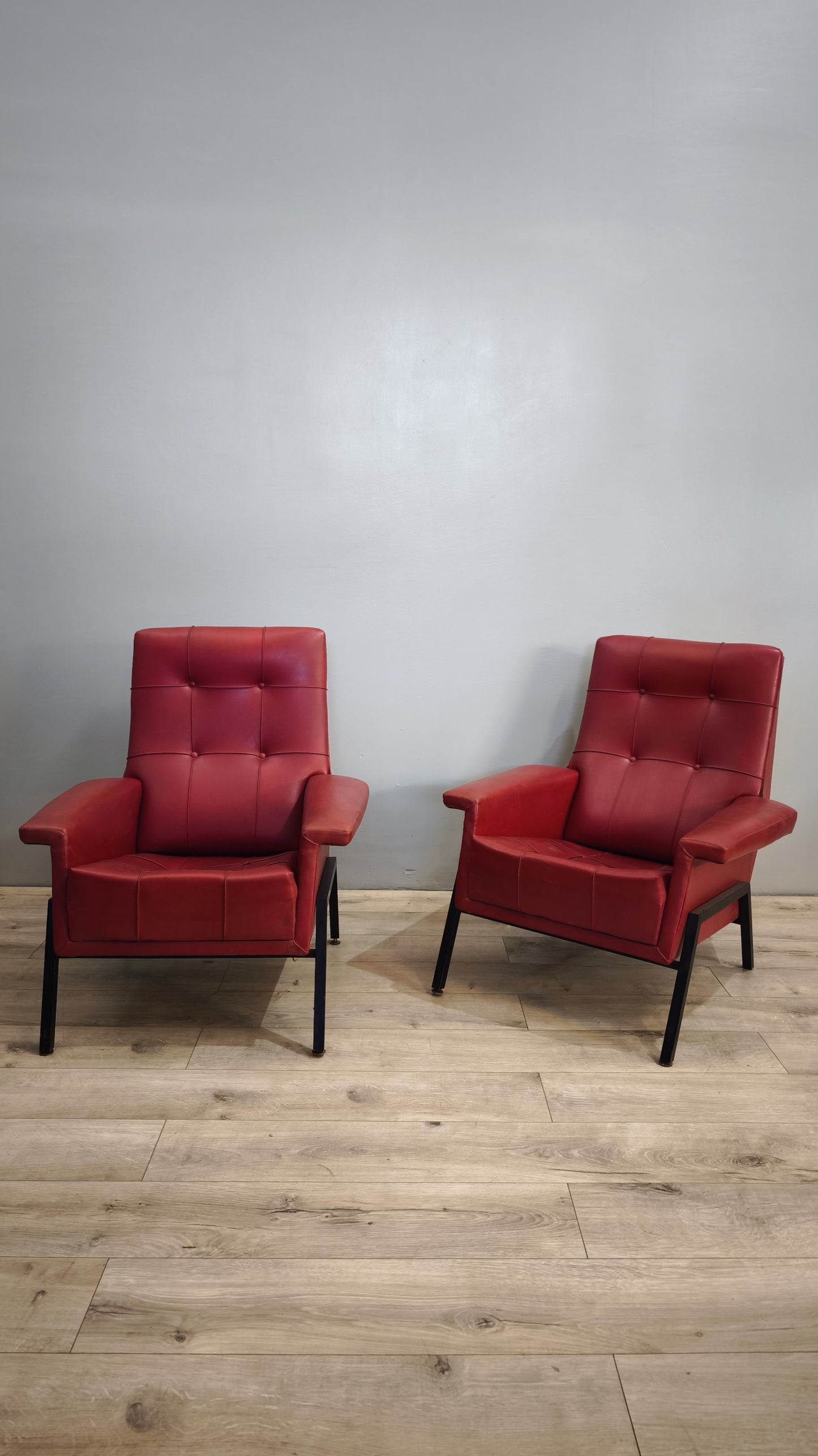 81677 Poltroncina vintage in sky rosso
