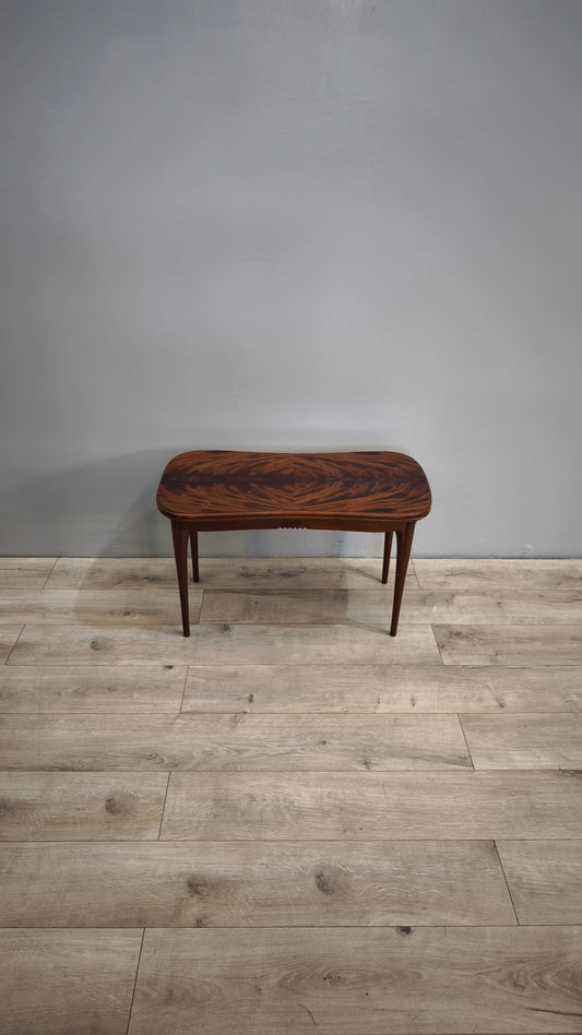 81674 Tavolino da salotto in legno con piano a fagiolo