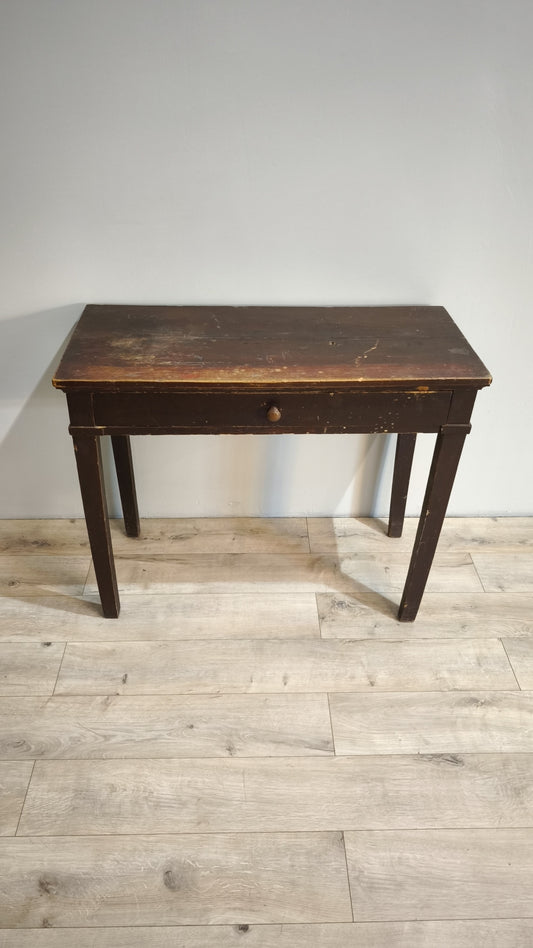 81811 Tavolo in legno scuro con cassetto