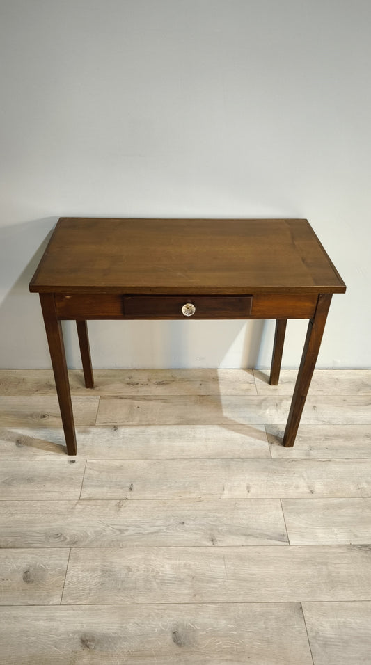 81809 Tavolo in legno con cassetto frontale e pomello in vetro