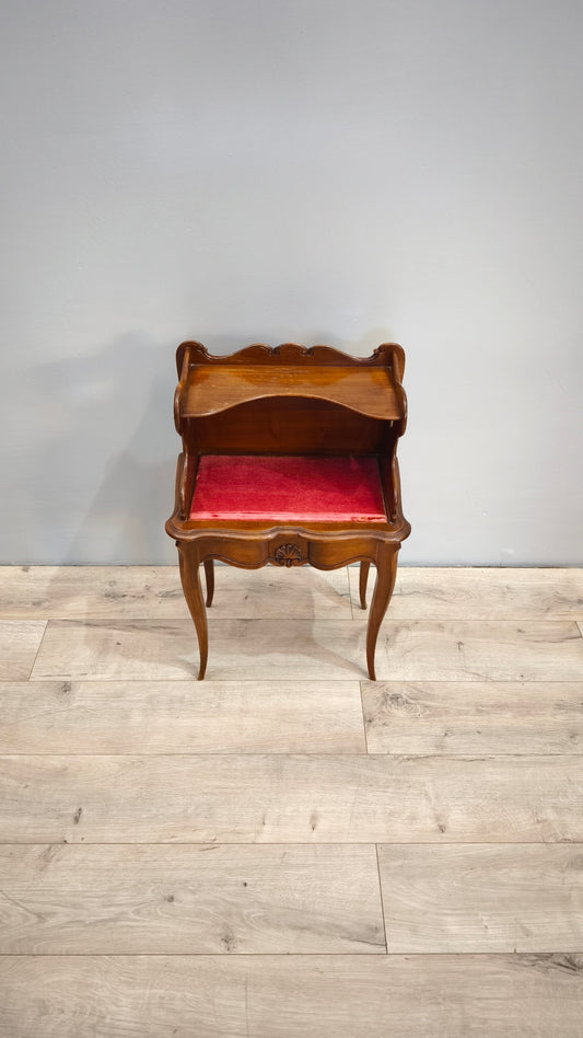 81820 Coppia di comodini in legno con piano in velluto